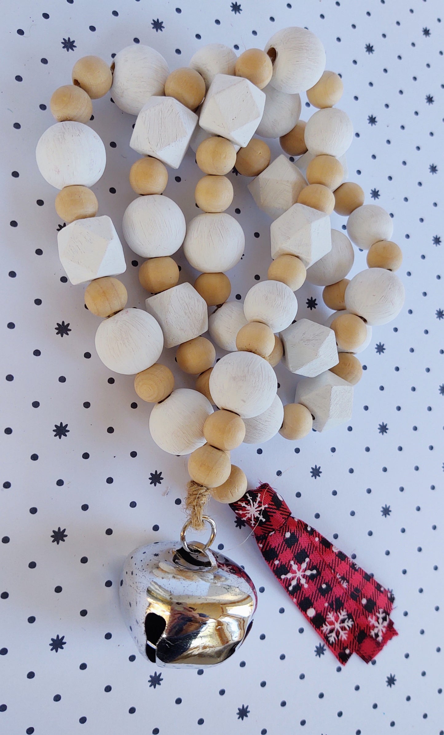 Classic Christmas garland