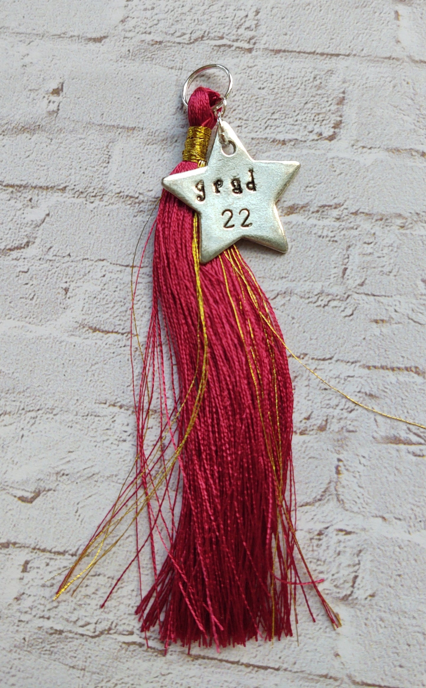 Grad {2022} Tassel: Maroon