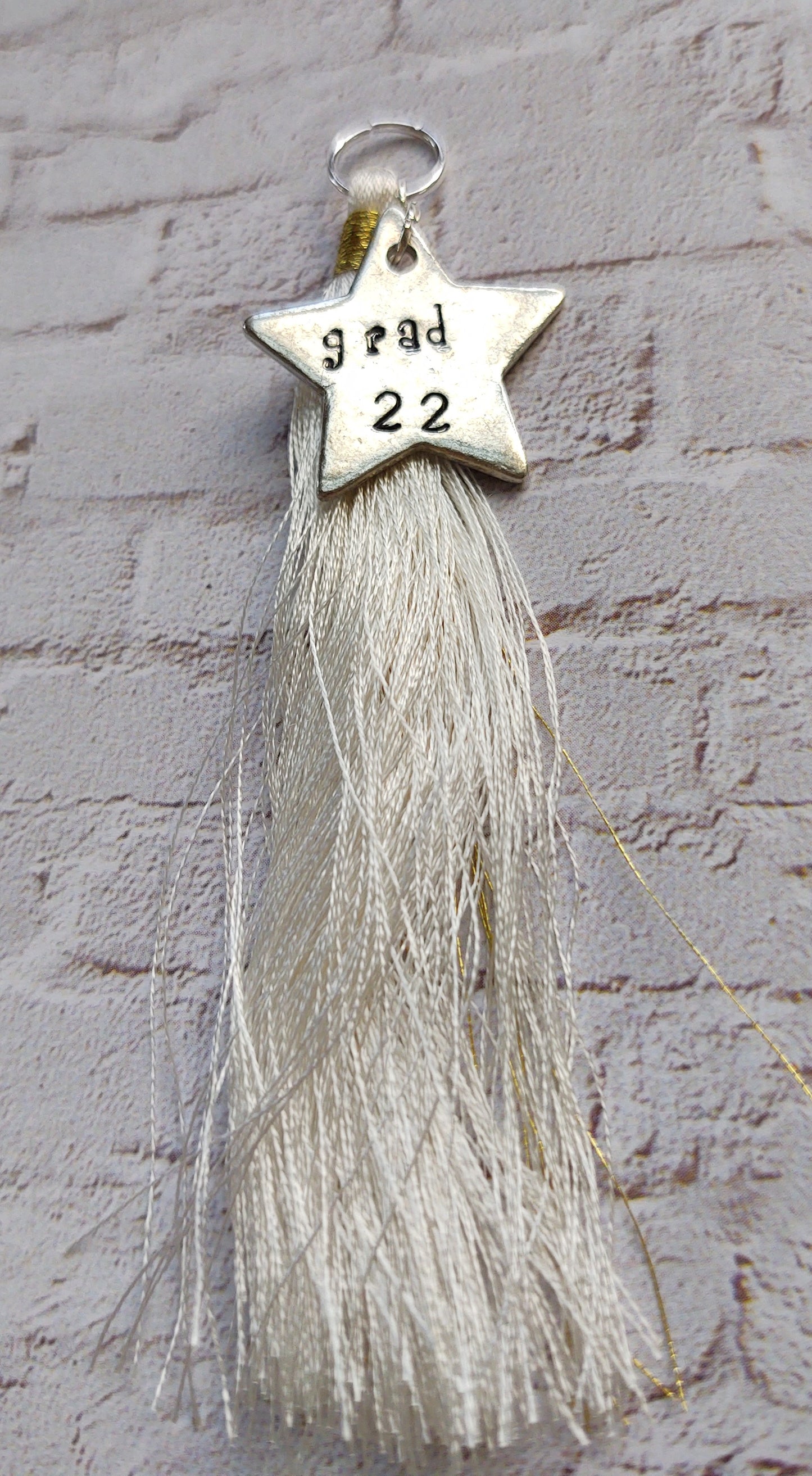 Grad {2022} Tassel: White