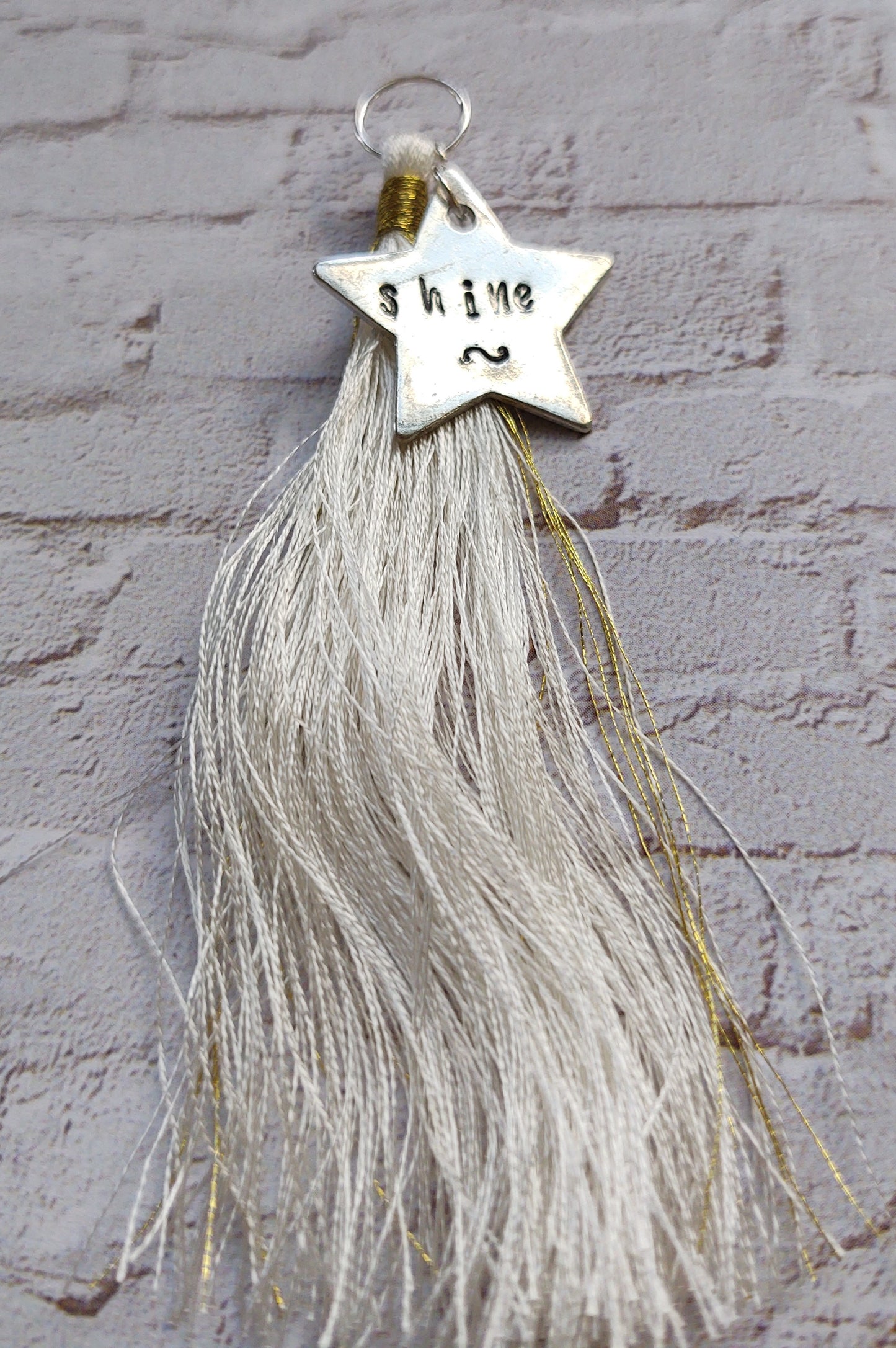 {Shine} Tassel: White