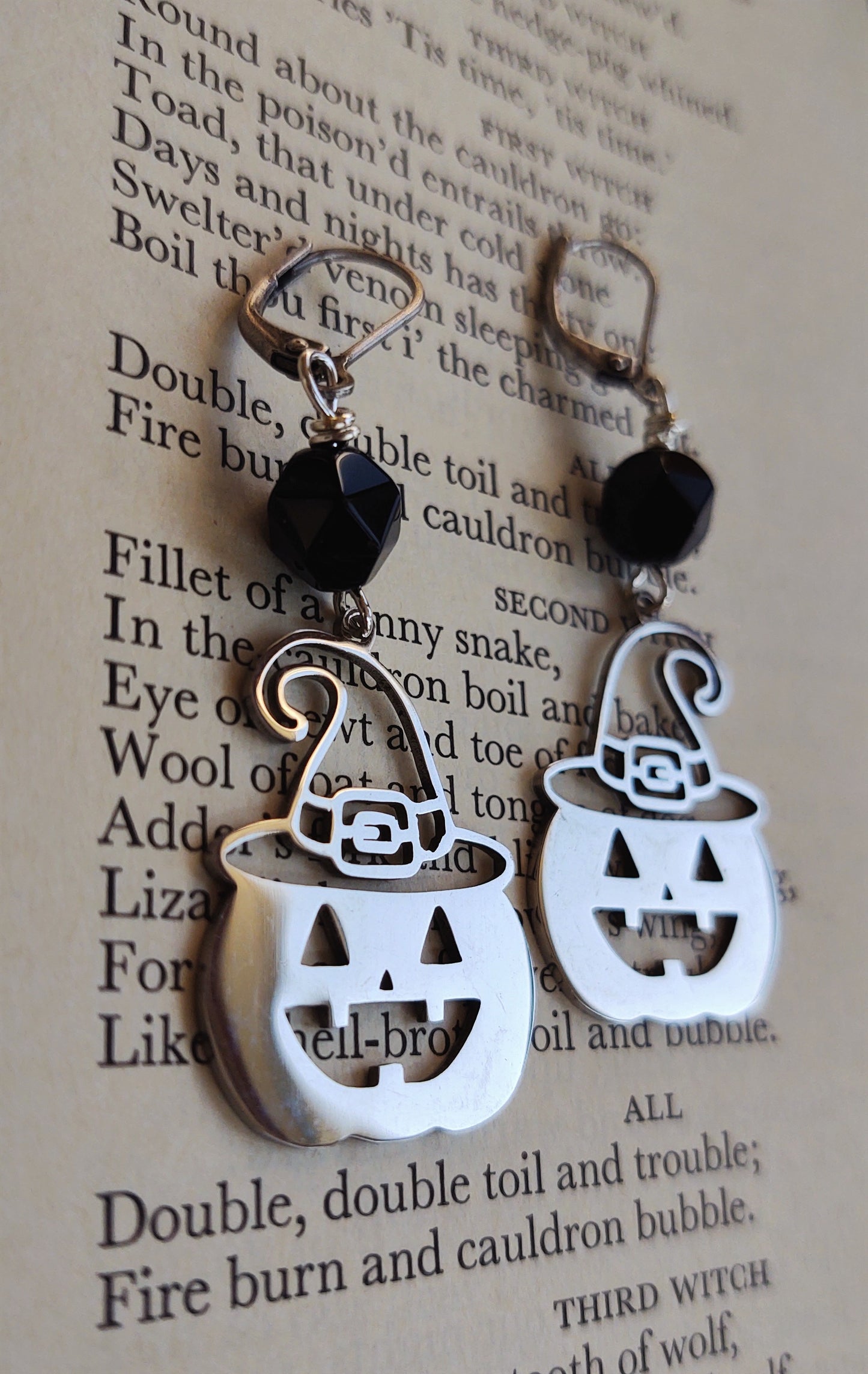 All Smiles {Jack O'Lantern earrings}