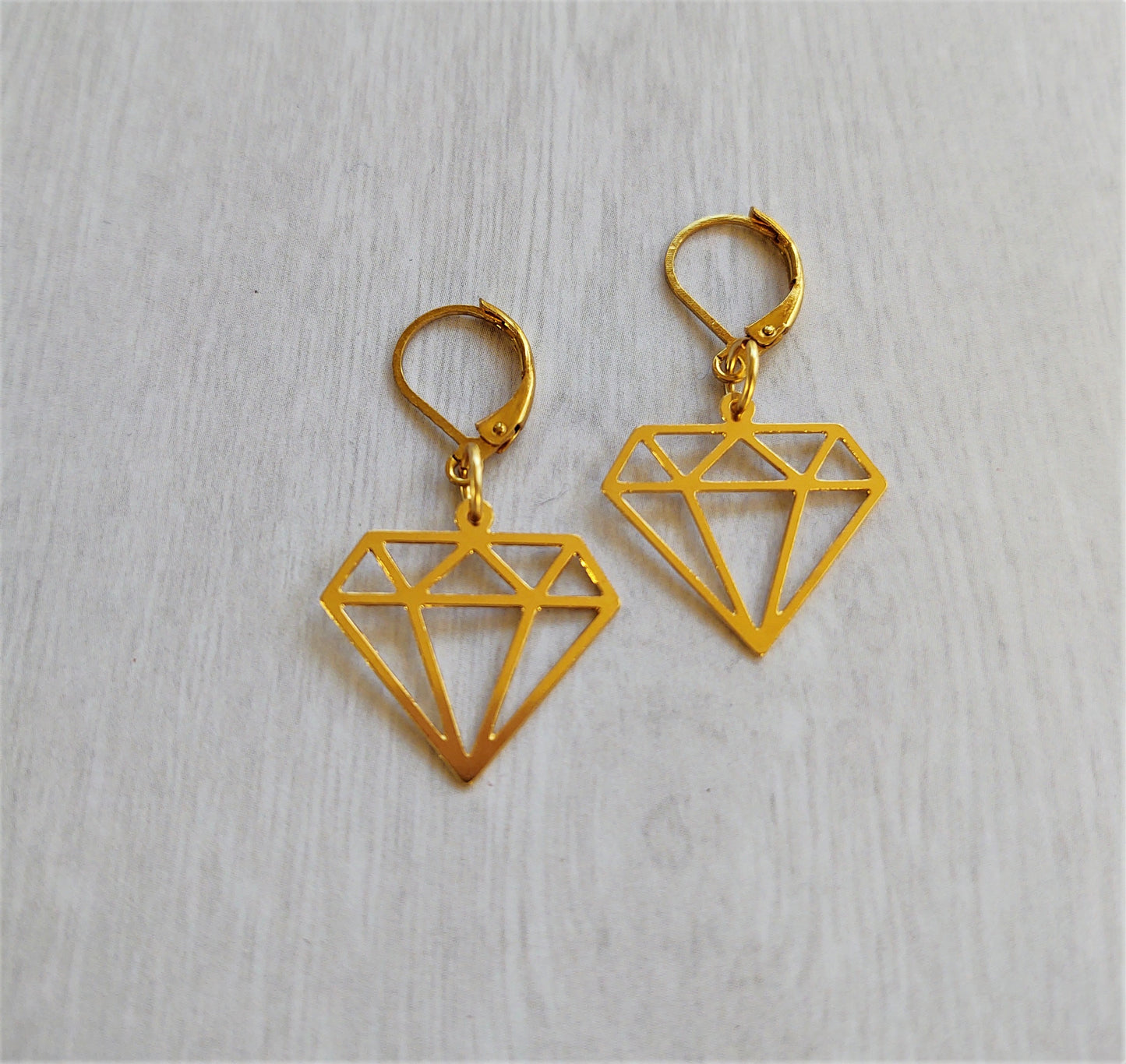 Diamond Cut-out earrings